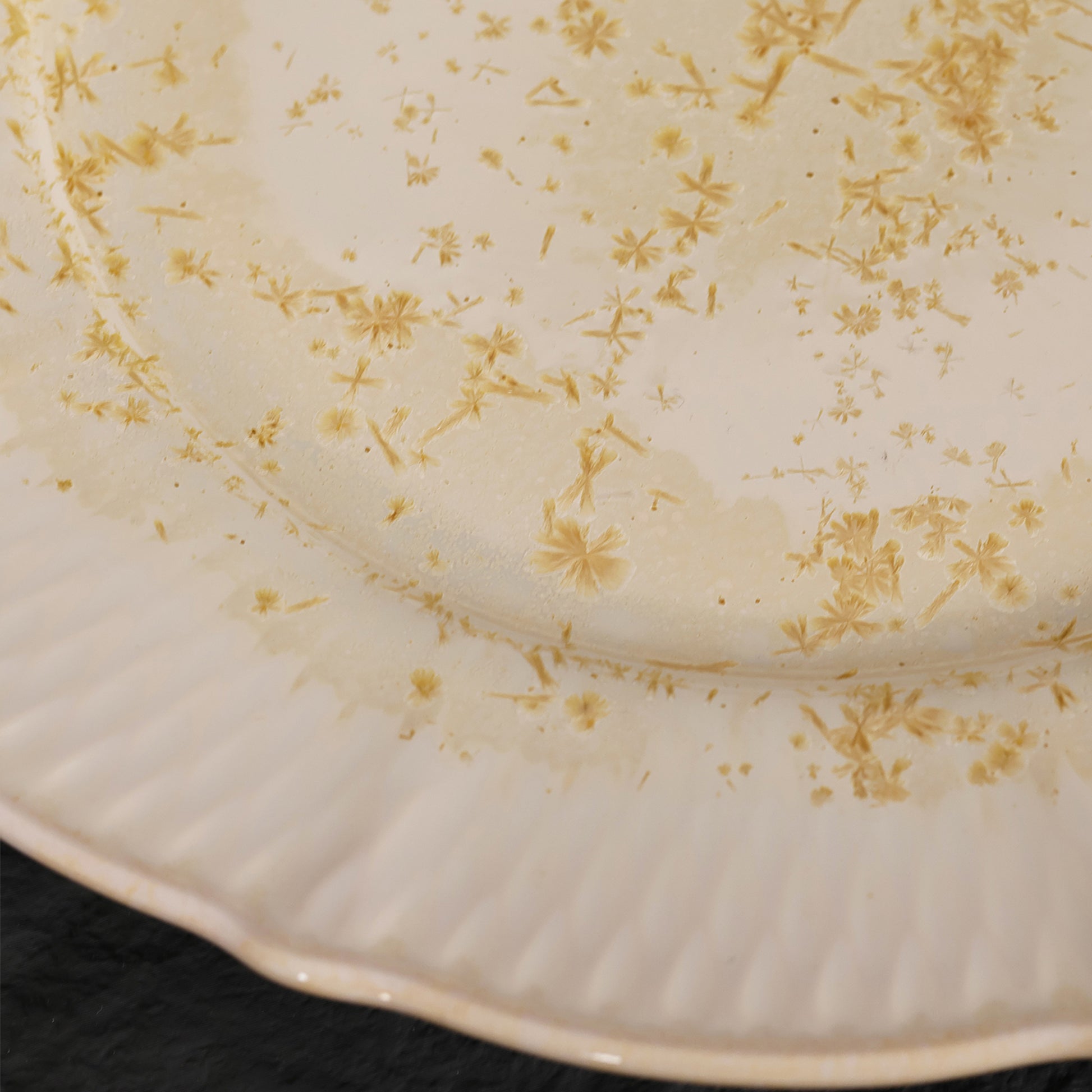 Golden Osmanthus | Handmade Ceramic Crystalline Glaze Dinner Plate with Floral Rim - Je t'aime Resolute