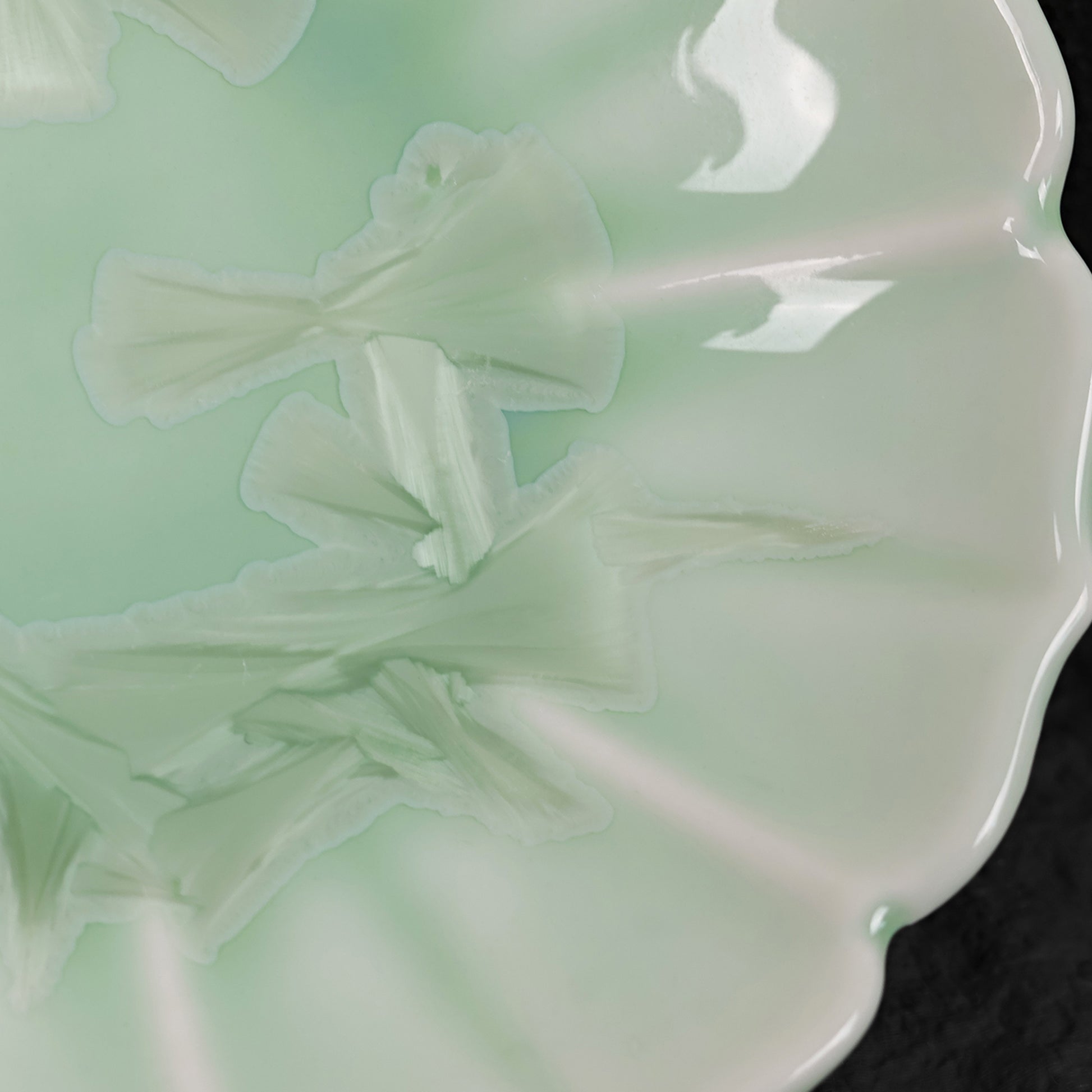 Pistachio Echo | Floral Edge Handmade Ceramic Crystalline Glaze Mini Dessert Plate - Je t'aime Resolute