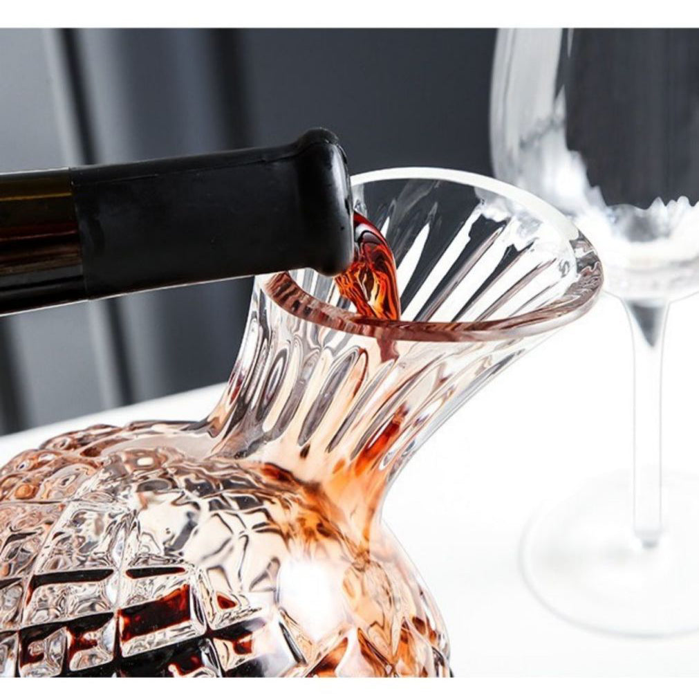 JR Handcrafted Spinning Crystal Wine Decanter with Metal Base - Je t'aime Resolute