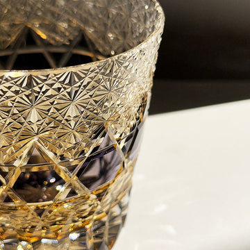 Machine-Cut vs. Hand-Carved Facets: Spotting True Craftsmanship in Fine Barware