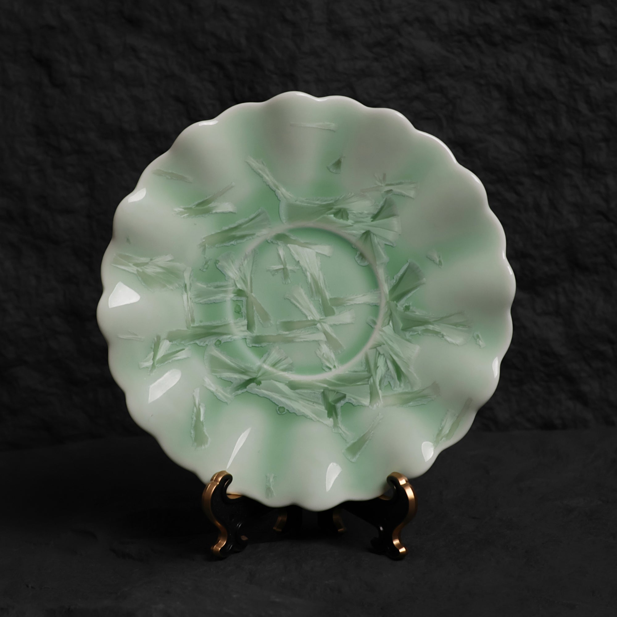 Pistachio Green Crystalline Glaze Tea Saucer – 6” Handmade Ceramic Plate with Interlaced Fan Crystal Patterns - Je t'aime Resolute