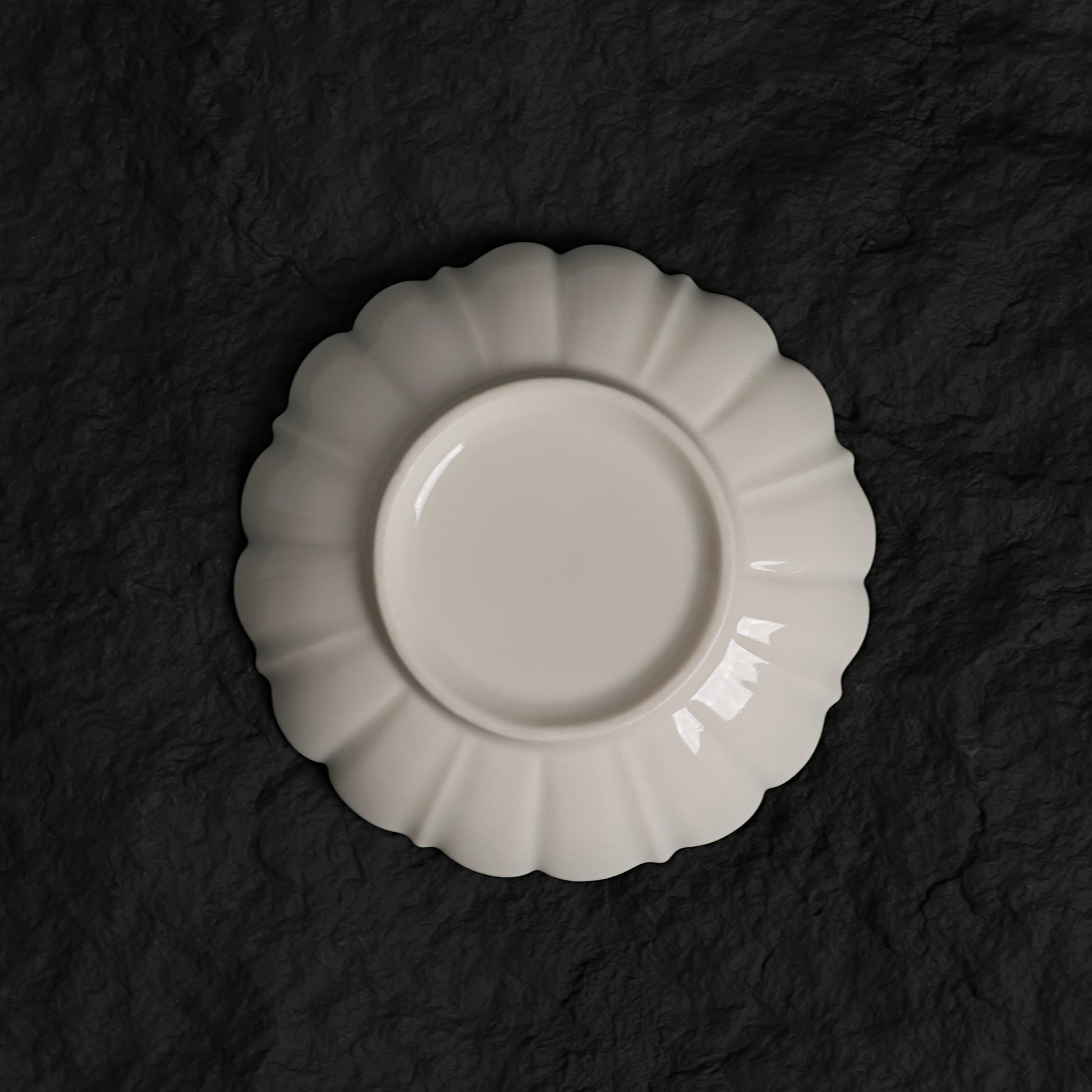 Ice White-Blue Crystalline Glaze Floral Edge Mini Dessert Plate – 4.1”Handmade Ceramic Plate - Je t'aime Resolute