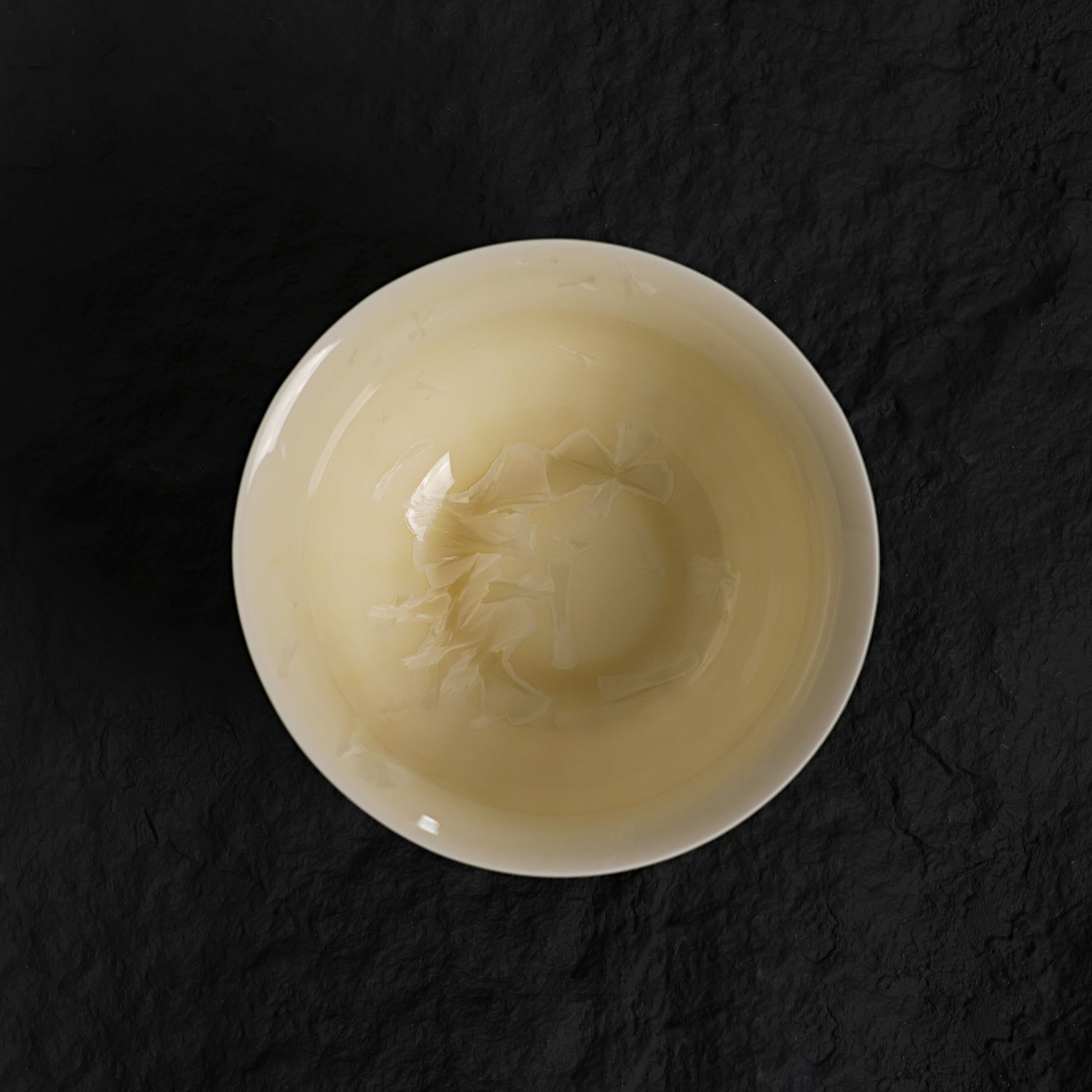 Light Yellow Crystalline Glaze Petal-Textured Soup Bowl – 12.2” Handmade Ceramic Bowl - Je t'aime Resolute