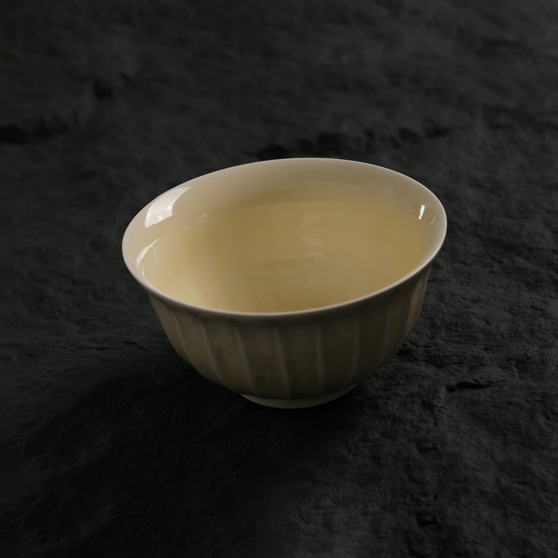 Light Yellow Crystalline Glaze Petal-Textured Soup Bowl – 12.2” Handmade Ceramic Bowl - Je t'aime Resolute
