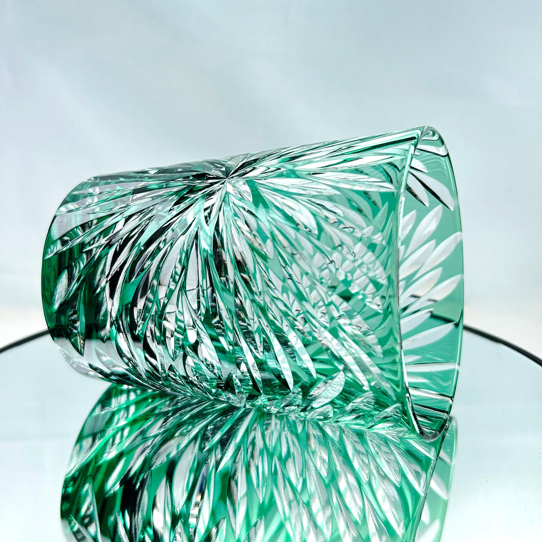 Edo Kiriko Handcrafted Green Starburst Crystal Glass - Je t'aime Resolute