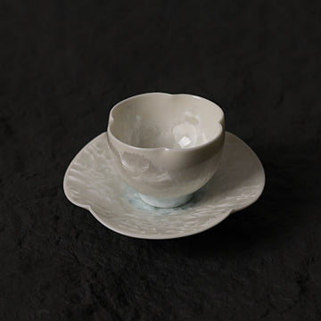 Ice White-Blue Crystalline Glaze Floral Mini Teacup Set – Handmade Four-Petal Cup with Wave-Patterned Saucer - Je t'aime Resolute